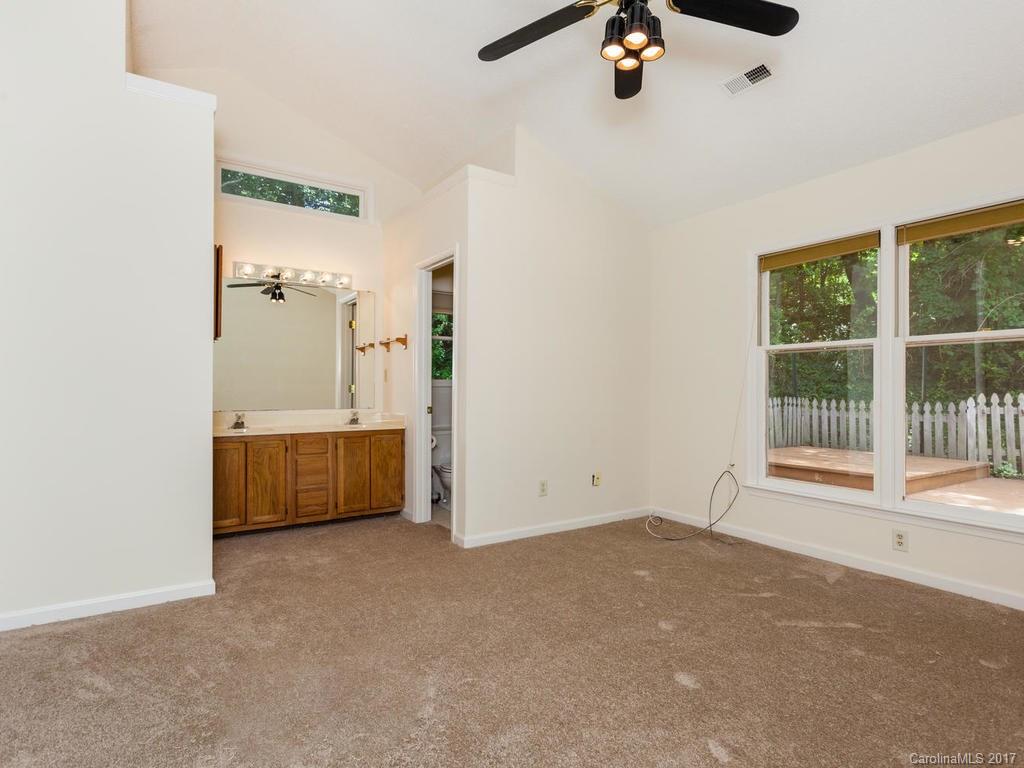 30 Marlwood Court Asheville NC 28804