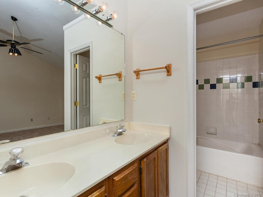30 Marlwood Court Asheville NC 28804