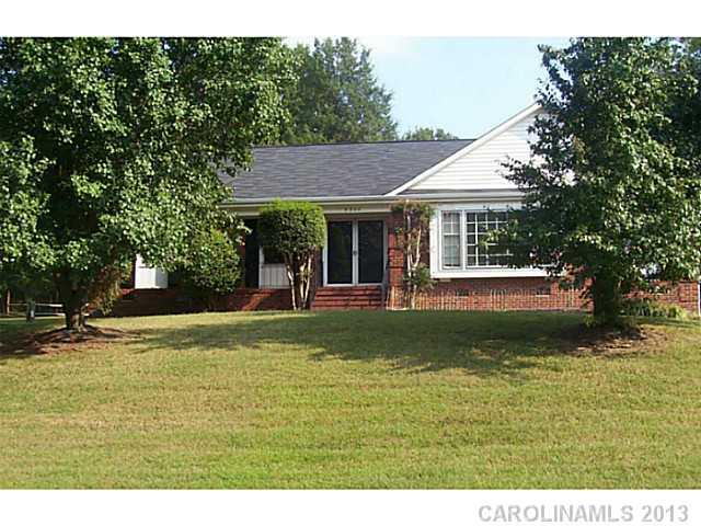 9222 Robert Frost Lane Charlotte NC 28213