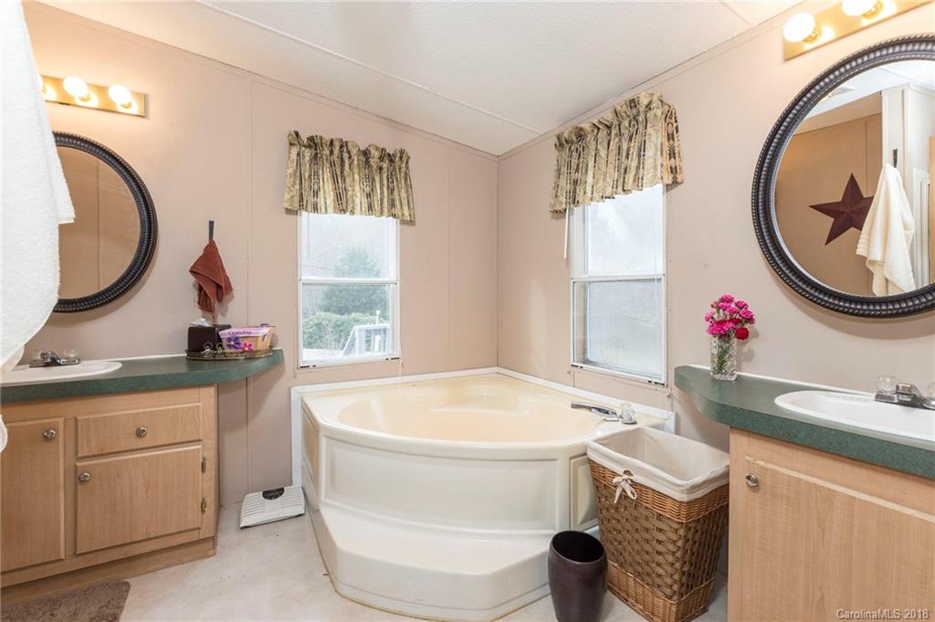 275 Powderhorn Drive Waynesville NC 28786