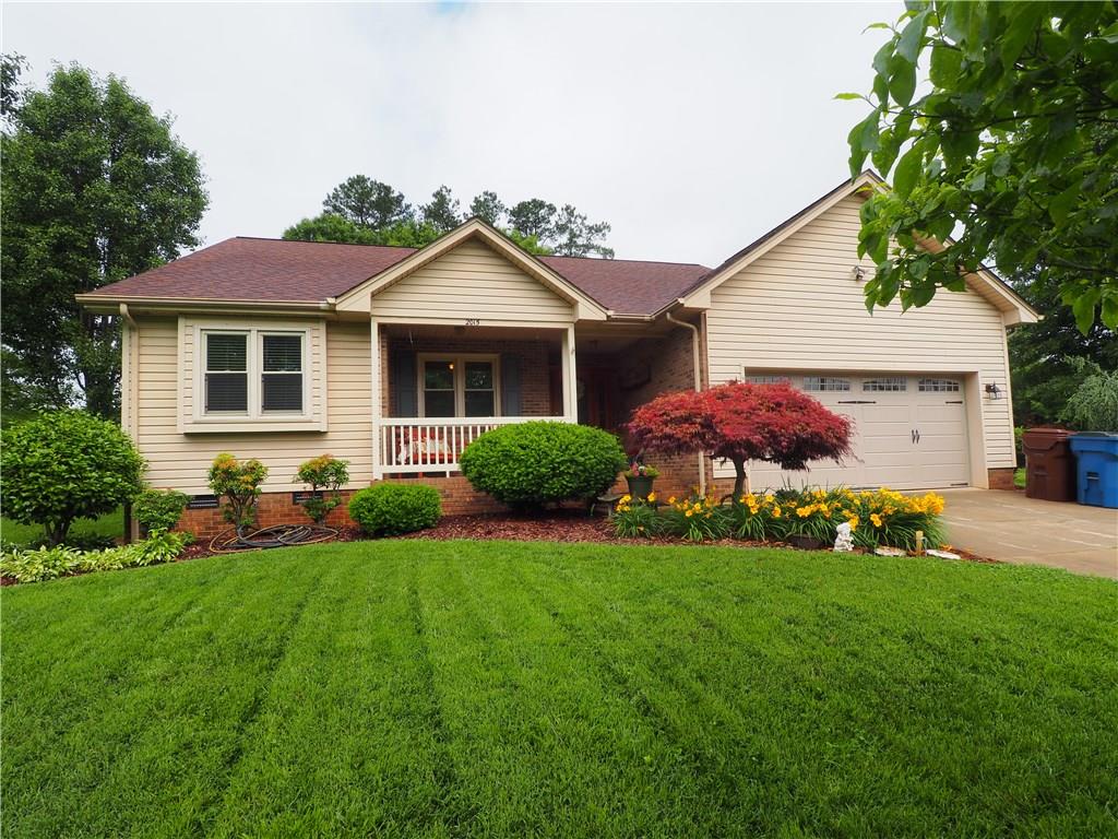 2015 Picnic Drive Newton NC 28658