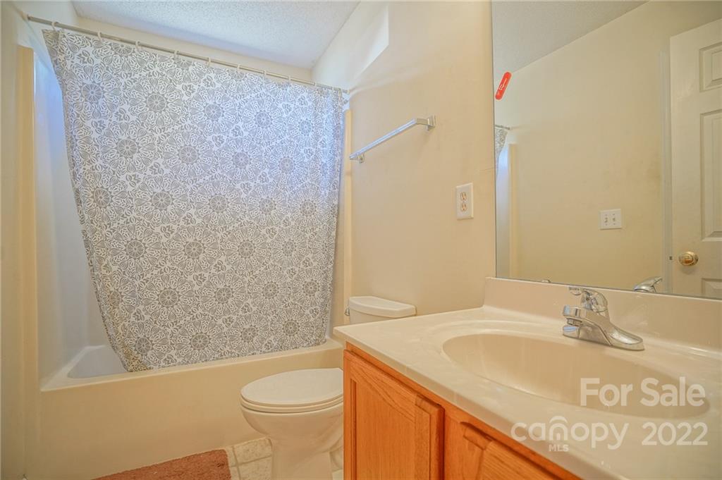 6021 Lawnmeadow Drive Charlotte NC 28216