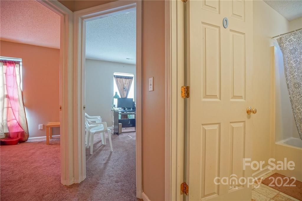 6021 Lawnmeadow Drive Charlotte NC 28216