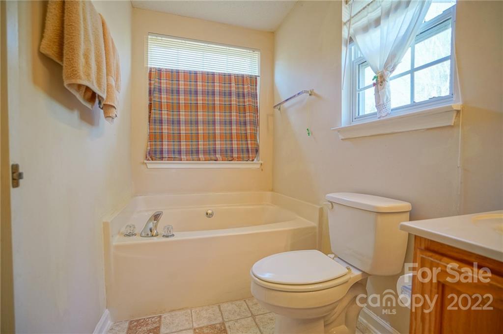 6021 Lawnmeadow Drive Charlotte NC 28216