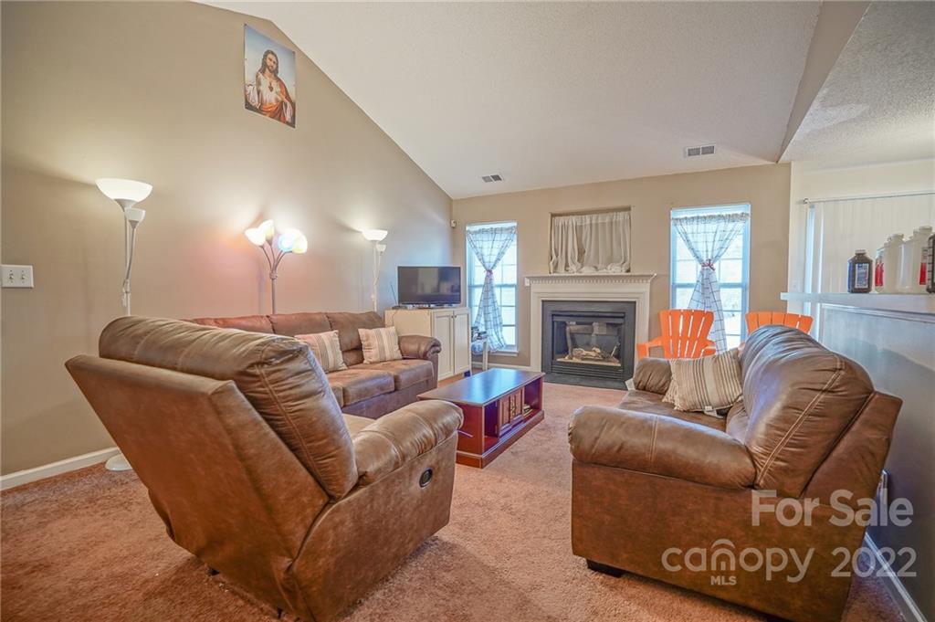 6021 Lawnmeadow Drive Charlotte NC 28216