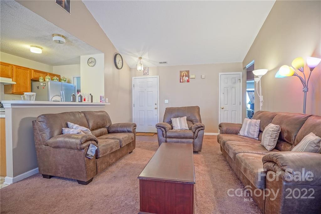 6021 Lawnmeadow Drive Charlotte NC 28216