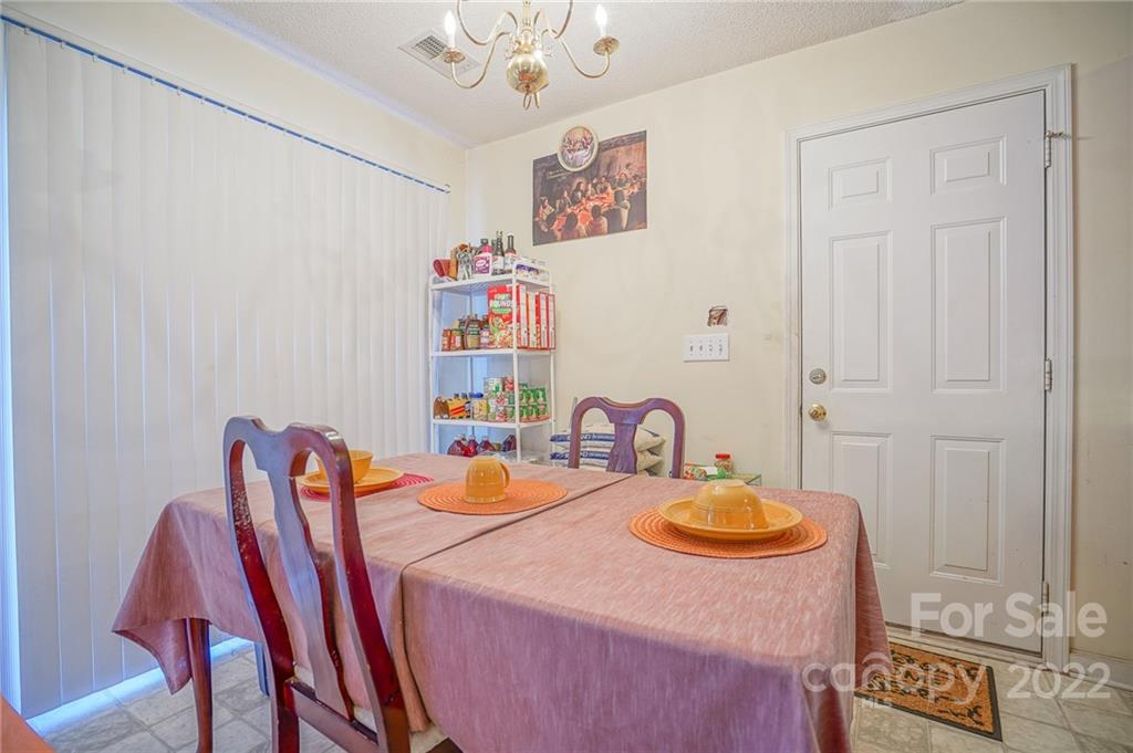 6021 Lawnmeadow Drive Charlotte NC 28216