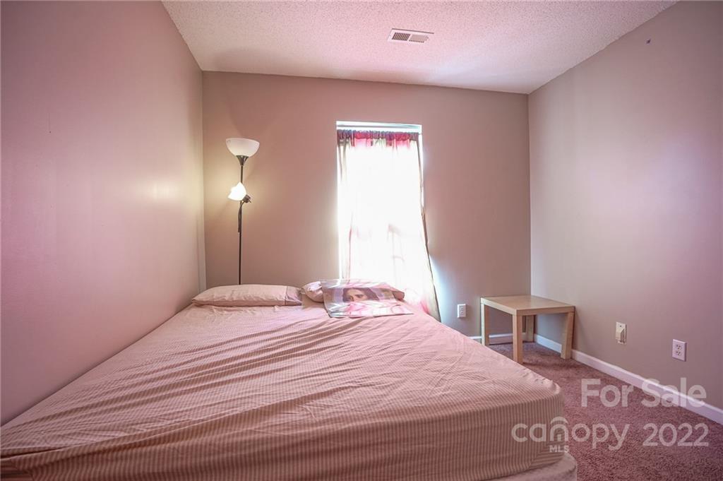 6021 Lawnmeadow Drive Charlotte NC 28216