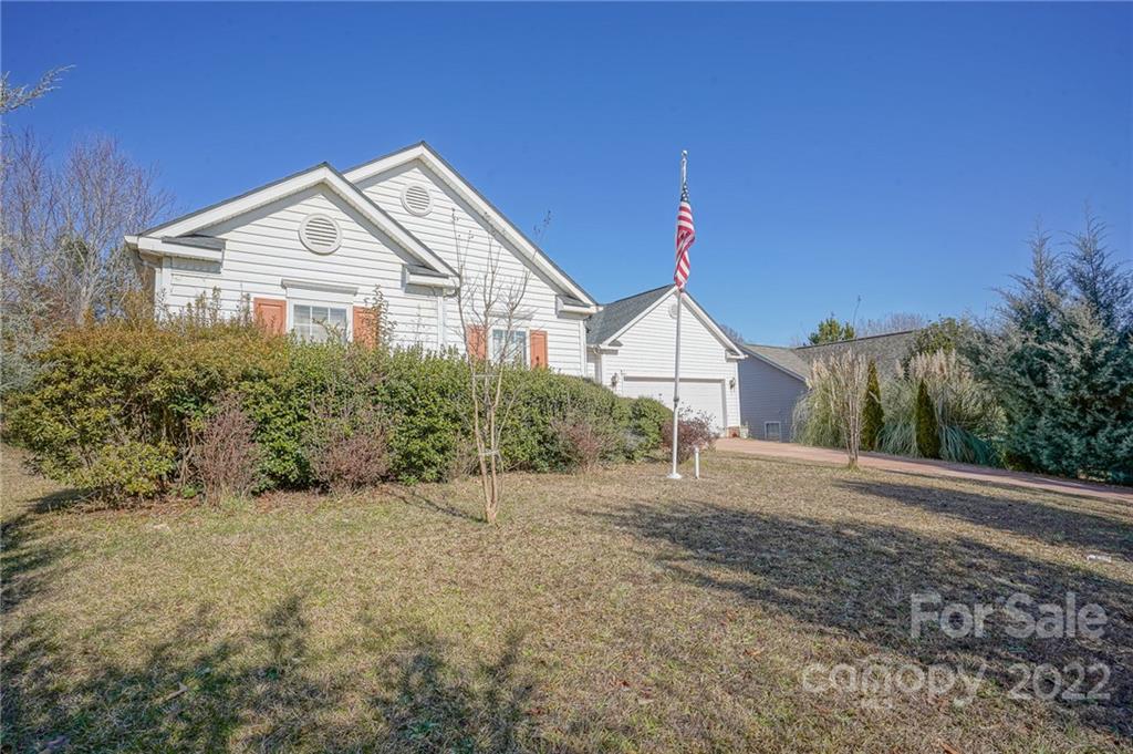6021 Lawnmeadow Drive Charlotte NC 28216