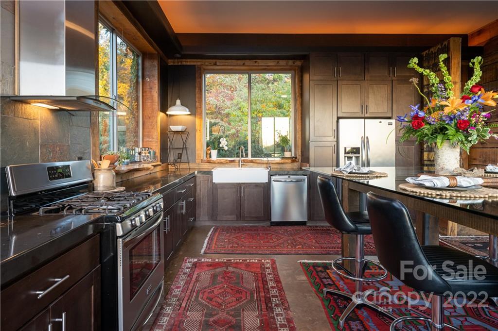 510 Blackberry Inn Road Weaverville NC 28787