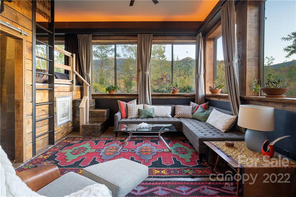 510 Blackberry Inn Road Weaverville NC 28787