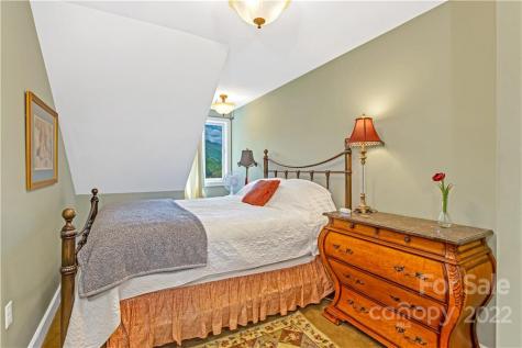 37 & 39 Oak Hall Drive Leicester NC 28748