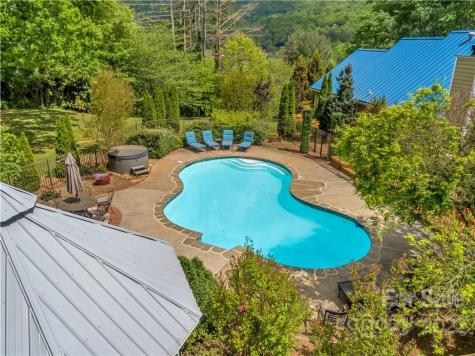 37 & 39 Oak Hall Drive Leicester NC 28748