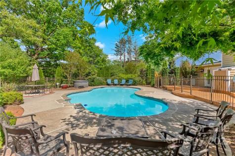 37 & 39 Oak Hall Drive Leicester NC 28748