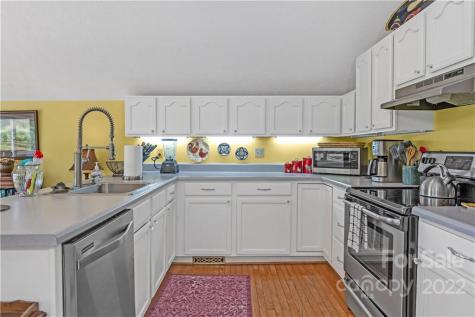 37 & 39 Oak Hall Drive Leicester NC 28748