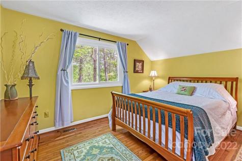37 & 39 Oak Hall Drive Leicester NC 28748