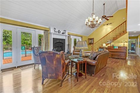 37 & 39 Oak Hall Drive Leicester NC 28748