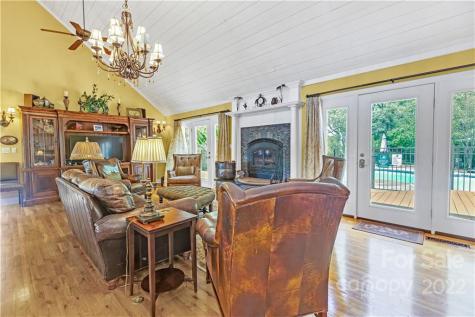 37 & 39 Oak Hall Drive Leicester NC 28748