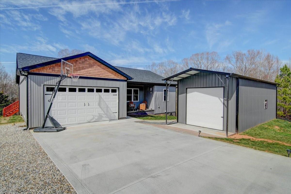 2025 Glen Manor Court Lincolnton NC 28092