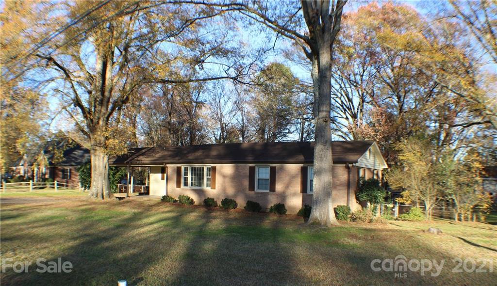 1386 Winecoff School Road Concord NC 28027