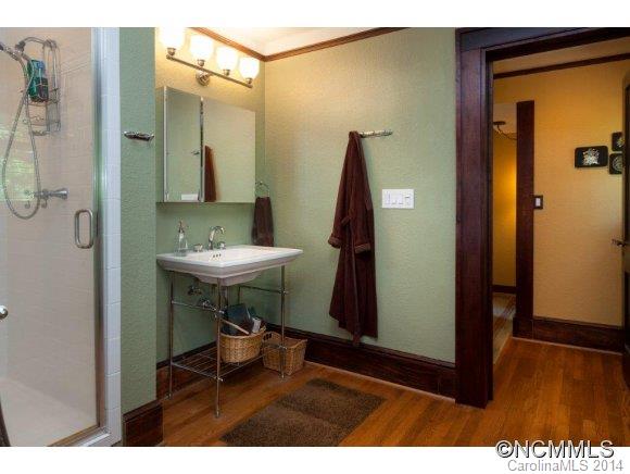 28 Arborvale Road Asheville NC 28801