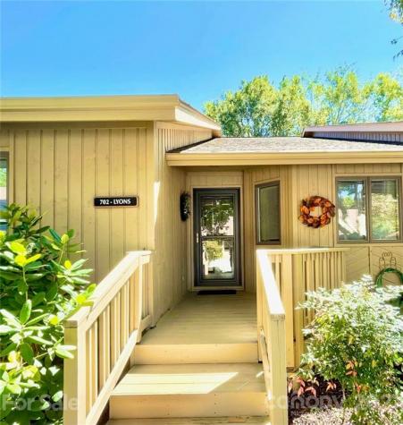 702 Red Oak Drive Hendersonville NC 28791