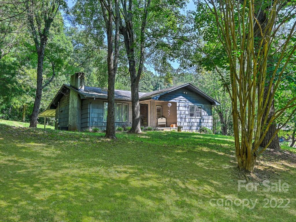 521 Bryson Road Candler NC 28715