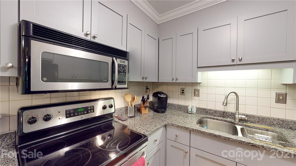 6 Crandon Court Asheville NC 28804