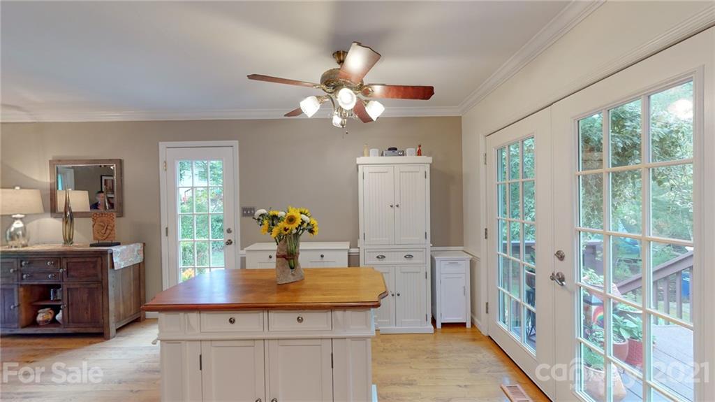 6 Crandon Court Asheville NC 28804