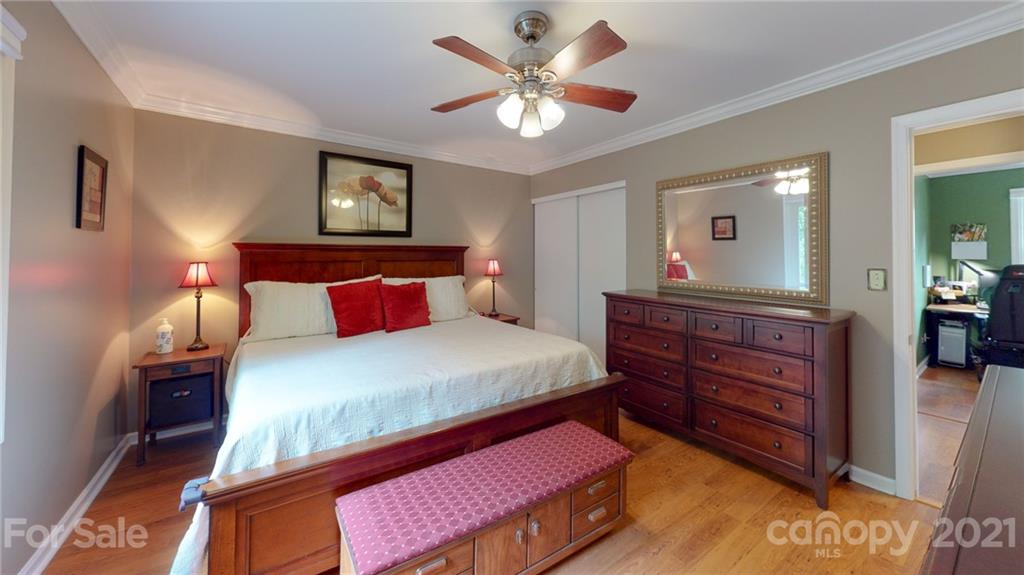 6 Crandon Court Asheville NC 28804