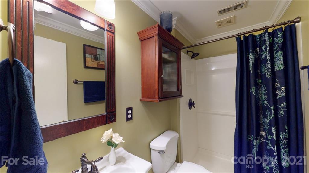 6 Crandon Court Asheville NC 28804