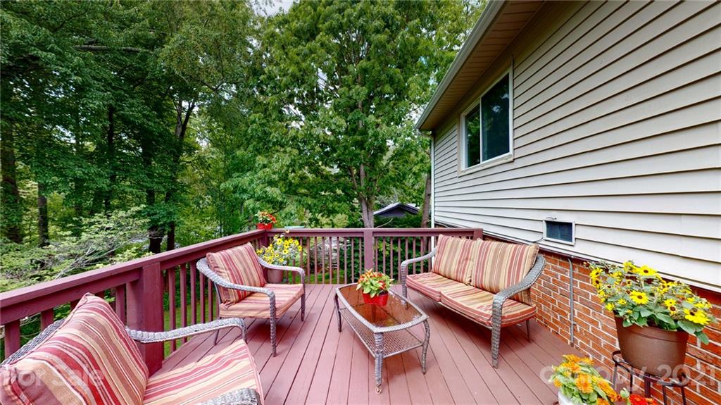 6 Crandon Court Asheville NC 28804
