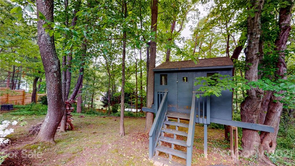 6 Crandon Court Asheville NC 28804
