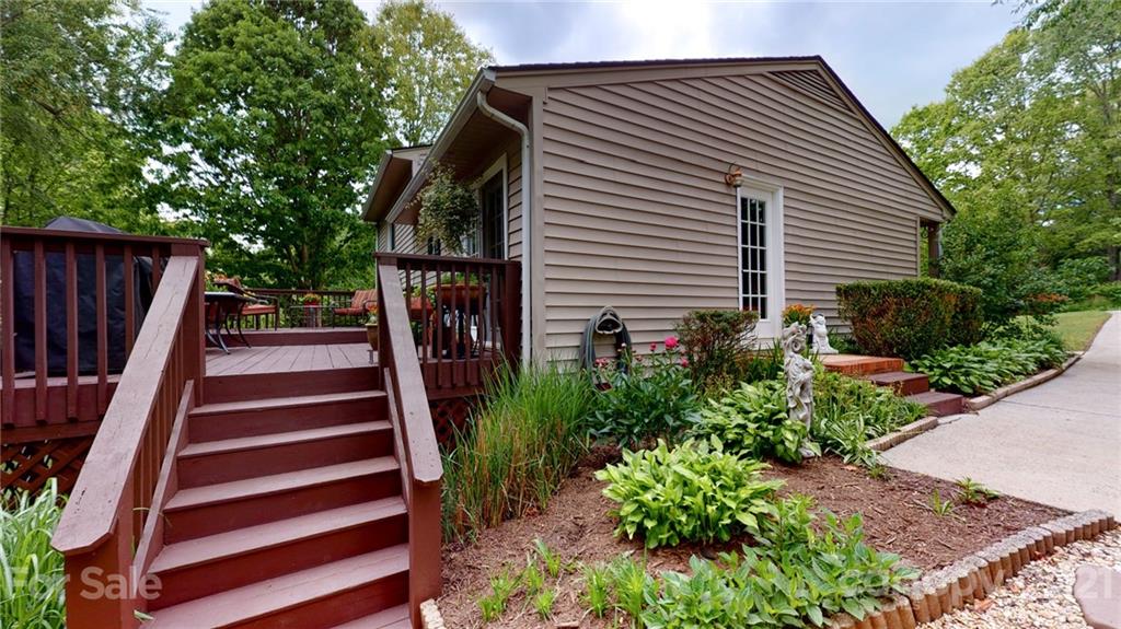 6 Crandon Court Asheville NC 28804