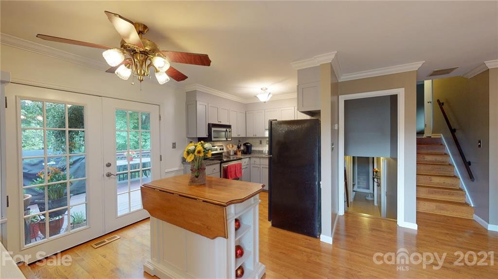 6 Crandon Court Asheville NC 28804