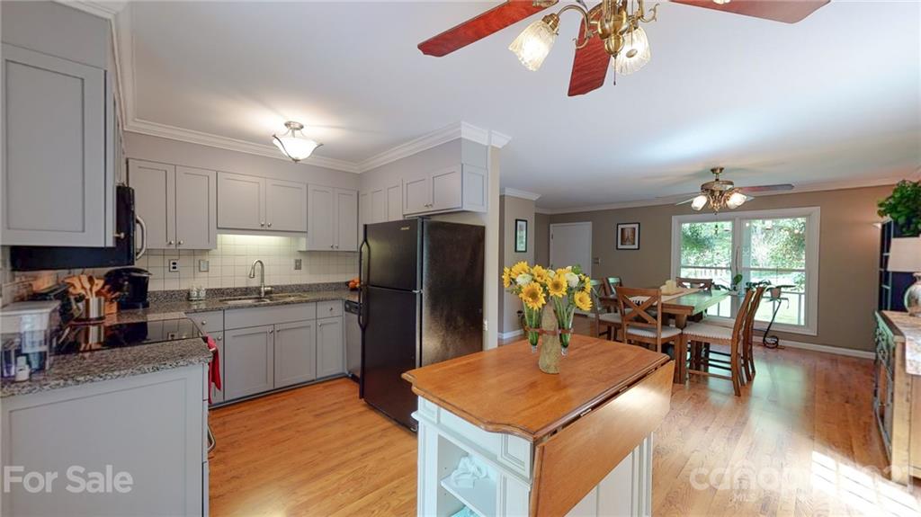 6 Crandon Court Asheville NC 28804