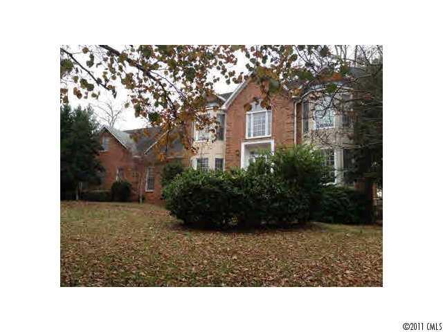 5811 Silchester Lane Charlotte NC 28215