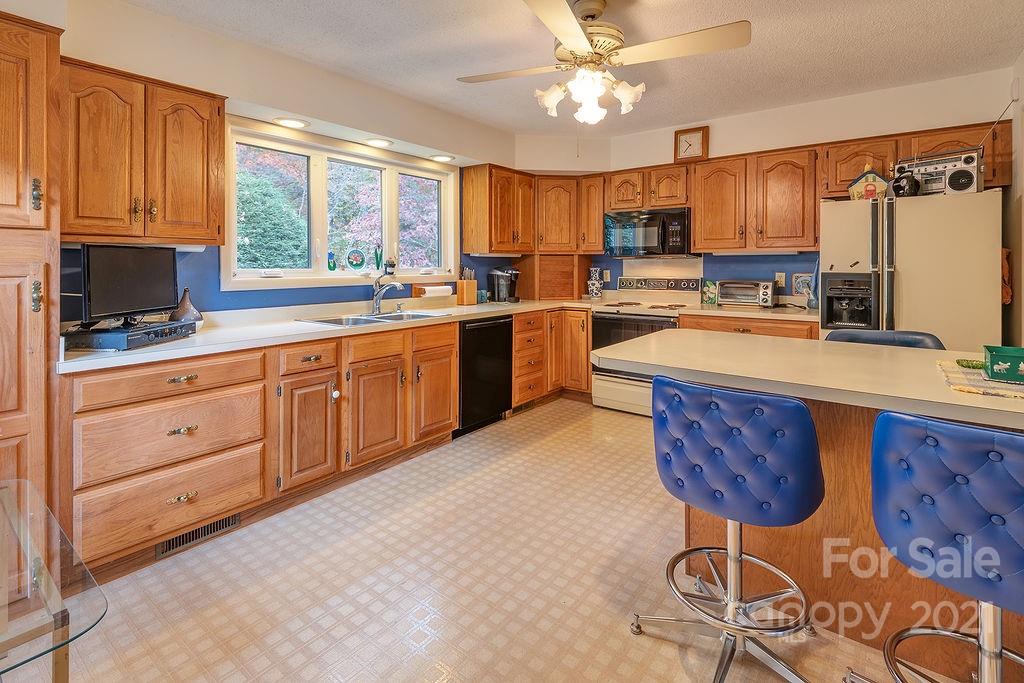 45/47 Brown Road Asheville NC 28806