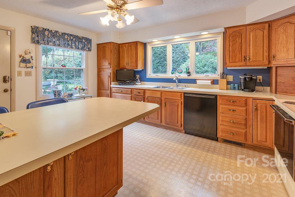 45/47 Brown Road Asheville NC 28806