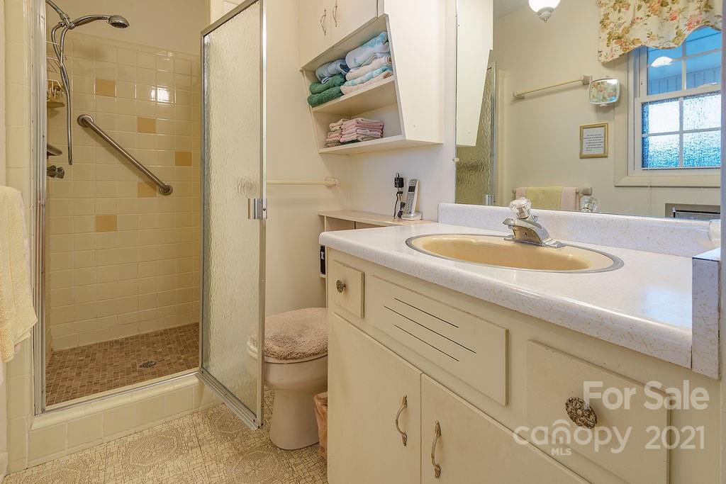 45/47 Brown Road Asheville NC 28806