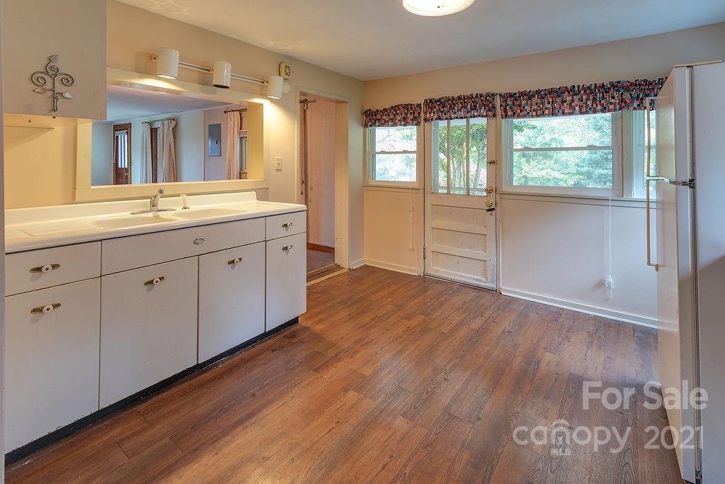 45/47 Brown Road Asheville NC 28806
