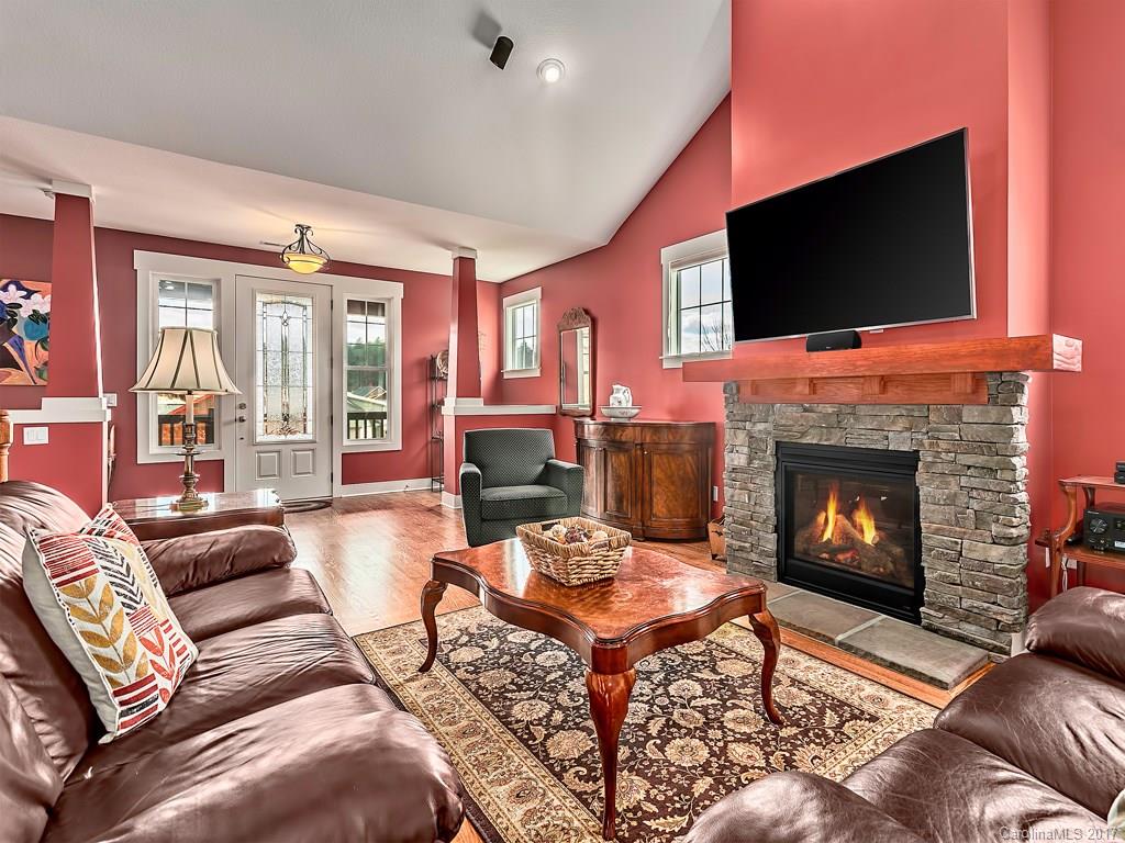 2 Bungalow Way Asheville NC 28804