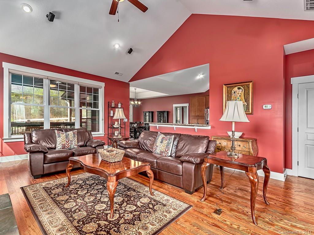 2 Bungalow Way Asheville NC 28804