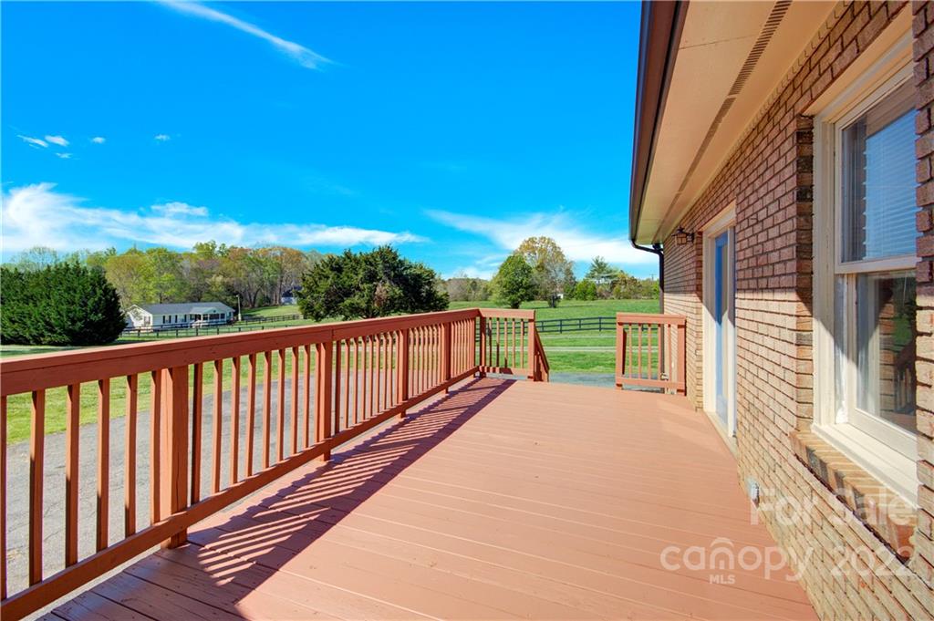 1094 Shinnville Road Cleveland NC 27013