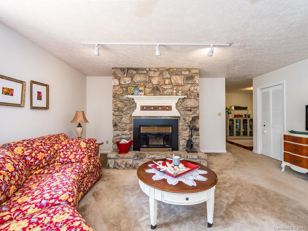 45 Applecross Road Weaverville NC 28787