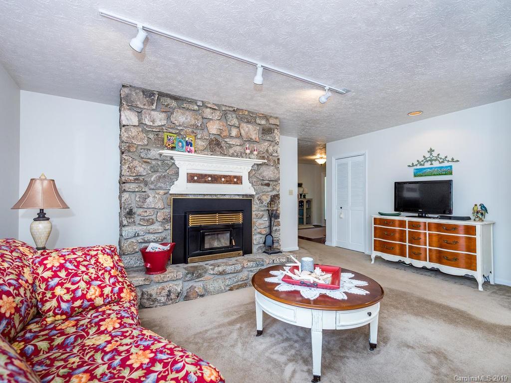 45 Applecross Road Weaverville NC 28787
