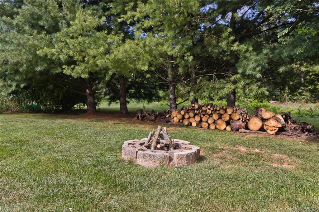 8 Penny Lane Weaverville NC 28787