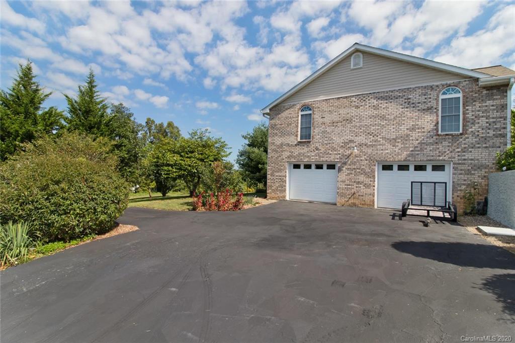 8 Penny Lane Weaverville NC 28787