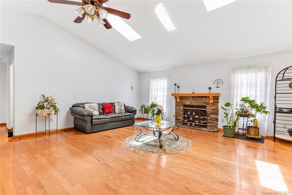 8 Penny Lane Weaverville NC 28787