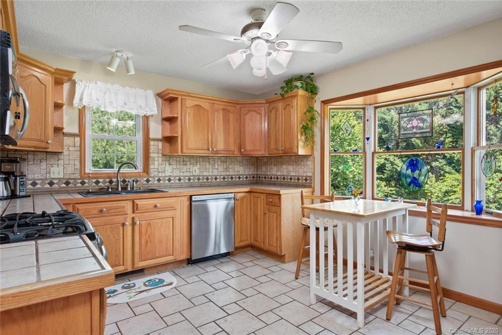 8 Penny Lane Weaverville NC 28787